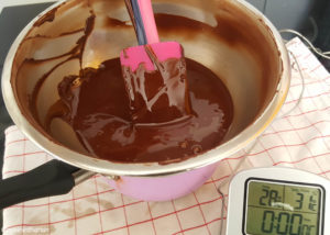 chocolat replacé sur le bain marie chaud pour atteindre 31°C