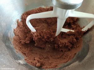 pâte sablée cacao homogène prête