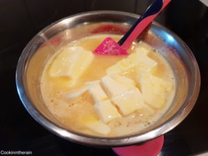 ajout du beurre froid à la crème anglaise