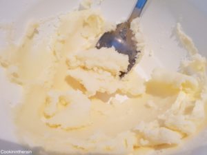 beurre doux crémer avec le sucre
