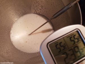 sucre en poudre fondu dans les blancs à 55°C