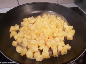 cuisson de la brunoise ananas dans le caramel