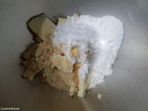 sucre, poudre d'amandes, beurre à mélanger